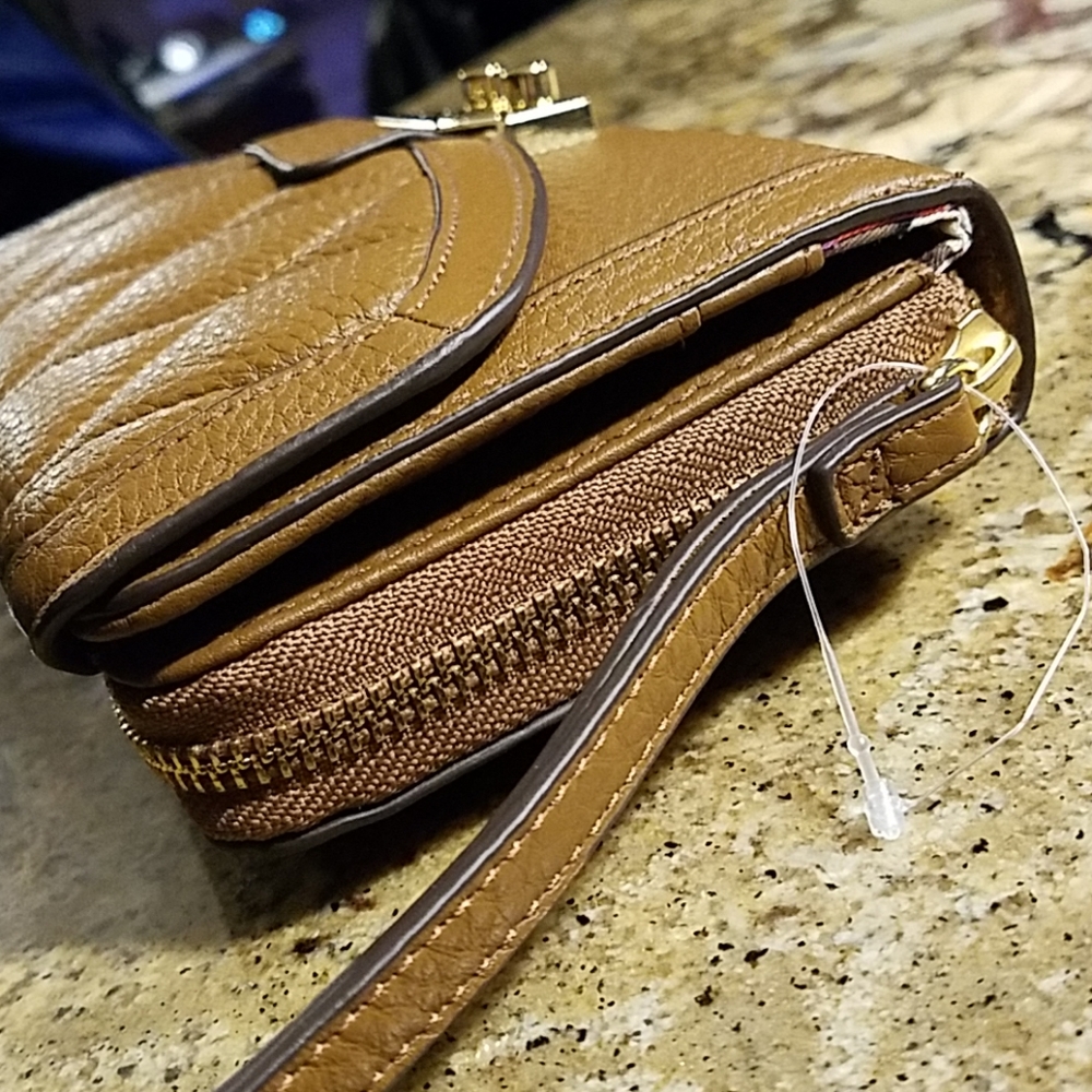 NWOT Vera Bradley Leather Ultimate Wristlet - Picture 2 of 5